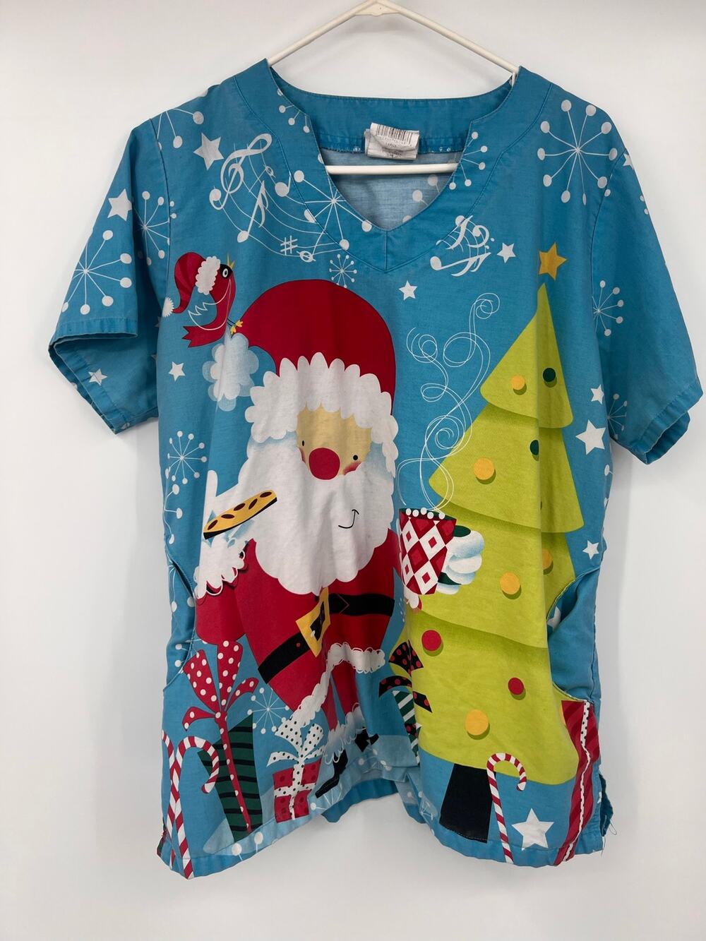 Lg Santa scrub top with cardinal Christmas Holiday Winter Festive Snowflakes